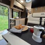 Camper e-MAX - McLouise Mansardato Glamys 226 - Colazione