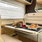 Camper-e-CamCamper e-MAX - McLouise Mansardato Glamys 226 - Tavolo